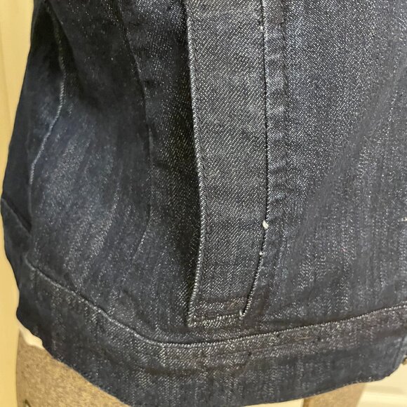 BACCINI DENIM JACKET, UNLINED, DARK WASH, ZIPPER CLOSURE, SIZE LARGE - Picture 5 of 8